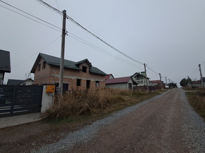 Продаж незавршеного дому з ділянкою в Пустомитах - фото 1