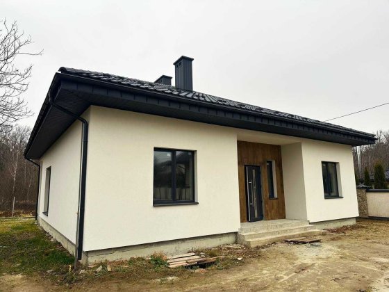 Продаж одноповерхового будинку в Зимній Воді + мансарда, 6 сот. землі Зимна Вода