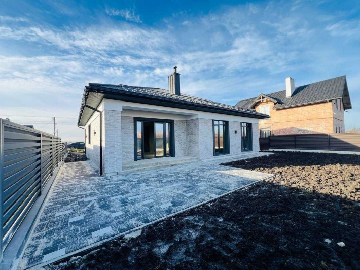 Продаж одноповерхового будинку з комунікаціями с.Зимна Вода-Конопниця - фото 1