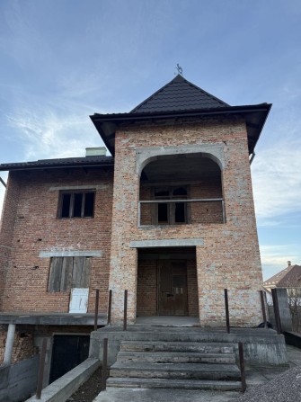 Продаж 850м2 будинок під бізнес в с. Зимна Вода - фото 1