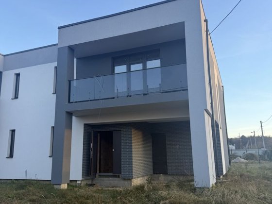 Продаж котедж дуплекс спарка Конопница