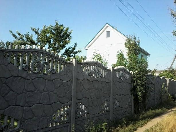 Продам будинок в с.Надбугское.Два поверхи.Всі зручності.Своя скважина - фото 1