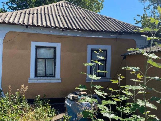 Будинок у центрі СМТ Доманівка вул. Первомайська, вище дома культури Доманівка