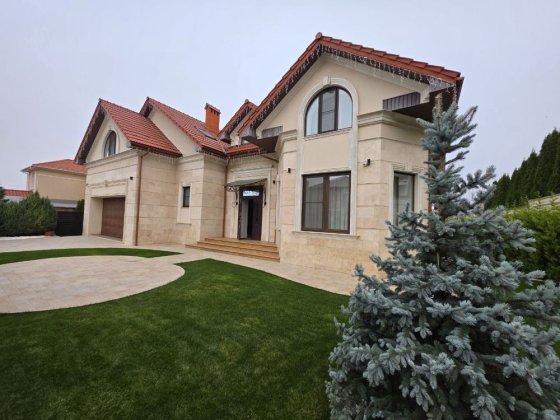 Совиньон| 10 соток | 2- ух этажный дом| ремонт| бассейн|генератор Лиманка