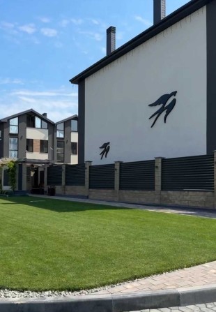 Готовий таунхаус в Авангарді. Три поверхи. Будинок за ціною квартири. - фото 1