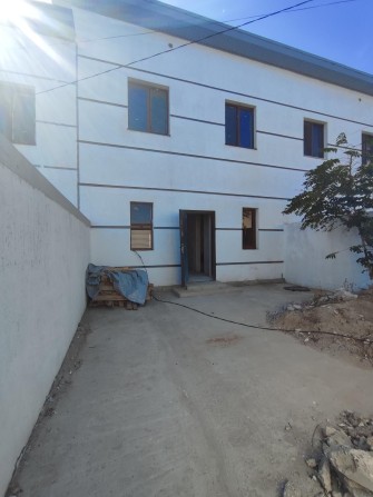 Продам таунхаус в Червоном Хуторе. Новая крыша. Звукоизоляция сделана - фото 1