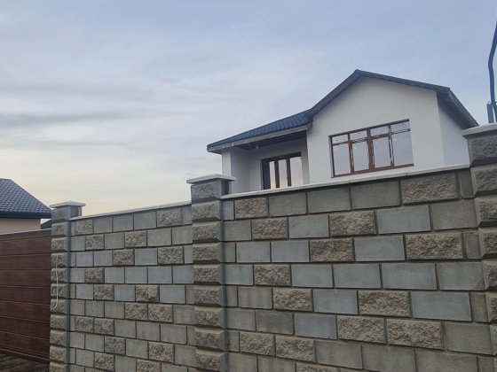 Дом с. Фонтанка, возле ривьеры, ул. Петропавловская, фасадный  участок Ліски