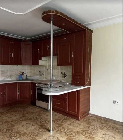 Двоповерховий будинок з ділянкою . - фото 1