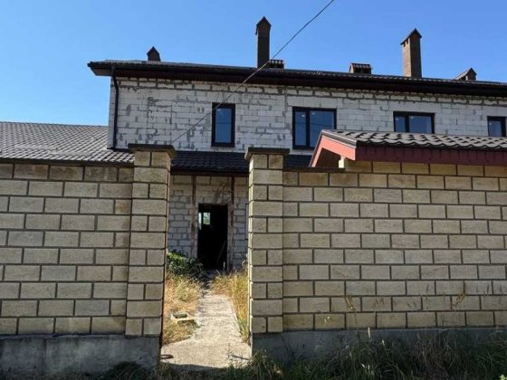 В продажу будинок-дуплекс на 2 родини Нерубайське