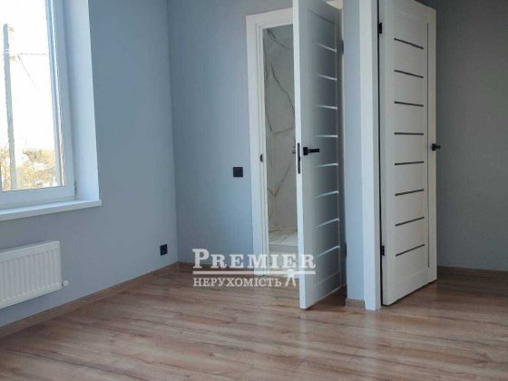 Сучасний новий двоповерховий будинок з ремонтом у Сухому Лимані Сухий Лиман