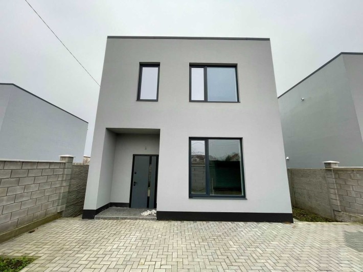 Дом с ремонтом в Сухом лимане - фото 1