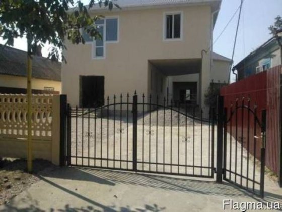 Продам здание в центре Беляевки фасад ул.Костина нежилой фонд Беляевка