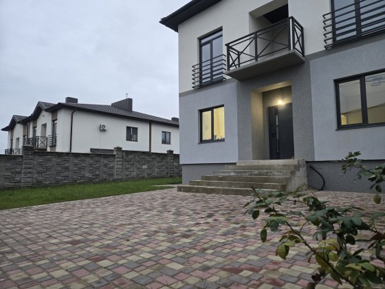 Продам котедж перша лінія масив Макарова(5хв базар, зупинка) Обаров