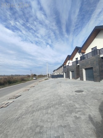 Продаж котеджу біля озера - фото 1