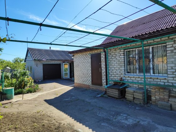 Продам подвір'я з двома будівлями або обмін на квартиру. Балаклея