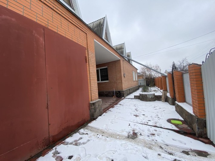 Гарний будинок біля автовокзалу - фото 1