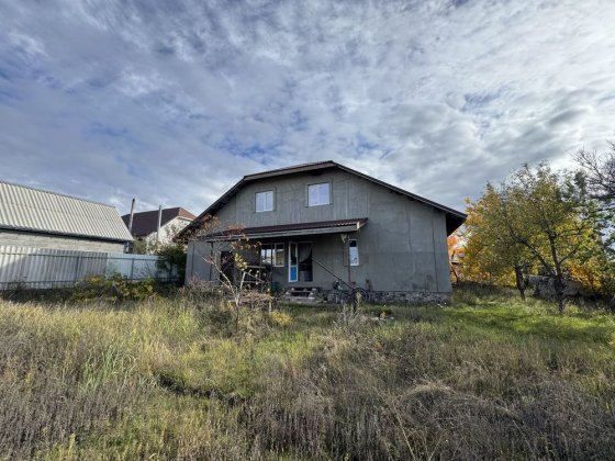 Новий будонок в передмісті Черкас Червона Слобода