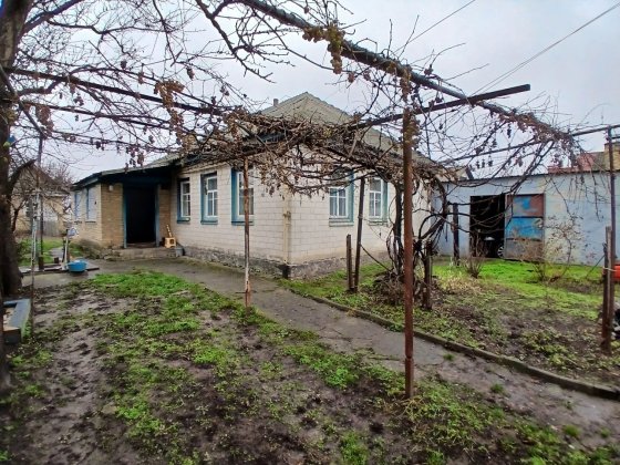 Продам будинок в с.Червона Слобода.  Центр. Червона Слобода