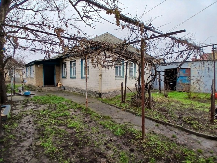 Продам будинок в с.Червона Слобода.  Центр. - фото 1