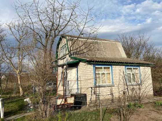 Гарна дача за Благодатним Благодатне