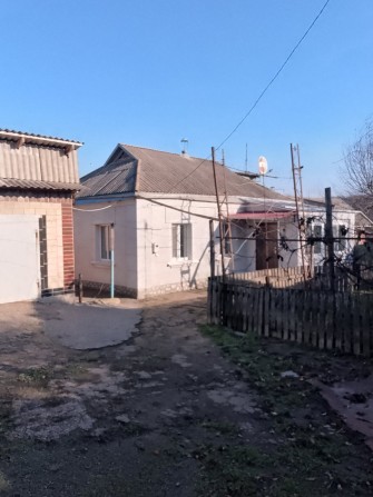 Продам дім з гаражем! - фото 1