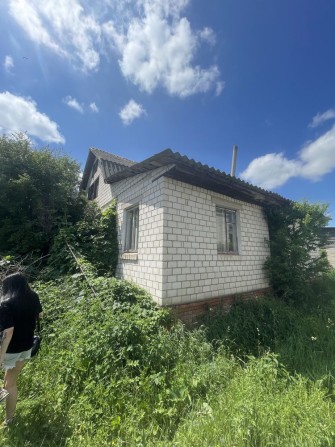 Продам будинок ( без внутрішніх робіт)приватизовних 9 соток землі - фото 1