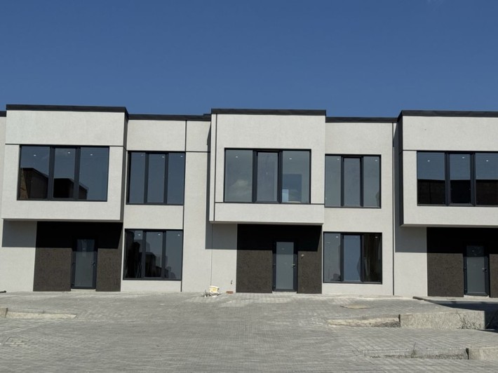 Продається кутовий танхаус з терасою - фото 1