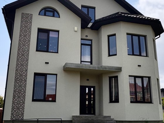 Сучасний 6-кімнатний екологічний будинок, с.Чагор, вул. Українська Чагор