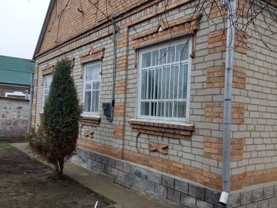 Продам добротний будинок Покров