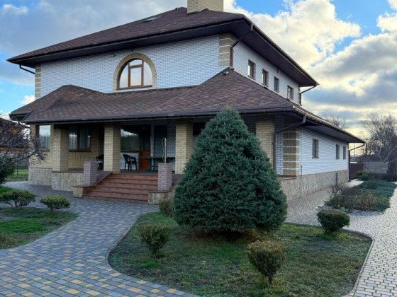 Премиальный дом с сауной, террасой и гаражом на 2 авто в Куриловке Курилівка