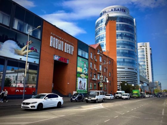 Самий центр міста (вул Глінки), 3 поверх Зручне планування, просторі кімнати (див. план), Днепр