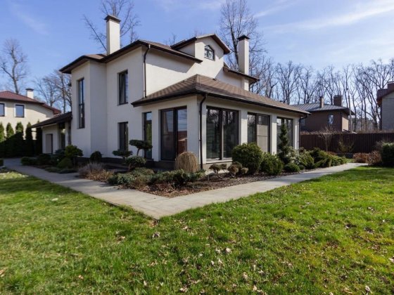 Продаж сучасного будинку з дизайнерським ремонтом у центрі Бучі Буча