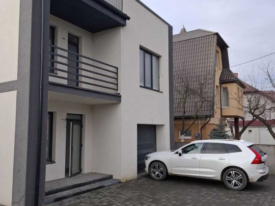 Продається будинок біля міського озера! Івано-Франківськ