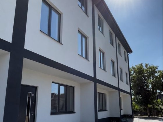 Продам ТАУНХАУС в центрі Вишневого без ремонту БЕЗ КОМІСІЇ Вишневе