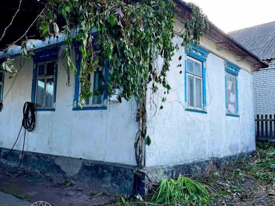 Півбудинку на Шевченка біля річки.Усі комунікації.5 соток. Белая Церковь