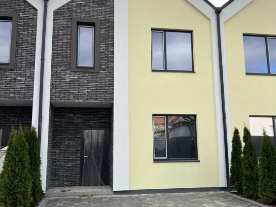 Готовий Таун біля школи. єОселя - ТАК. Центральні комунікації. 89000 $ Буча