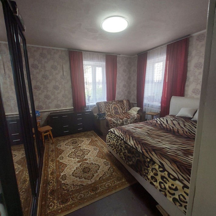 Продам окремий будинок в районі Інтерната! - фото 1