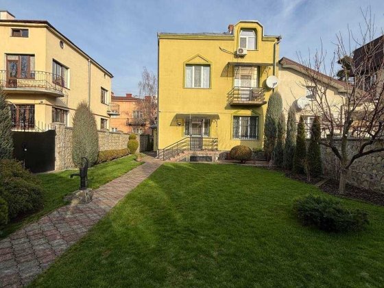 Будинок в центрі! Ивано-Франковск