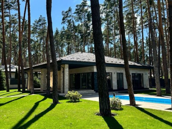 Продаж будинку з басейном у Лісовій Бучі, 15 соток, фасад травертин Буча