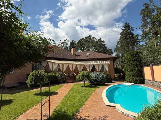 Просторий комфортабельний котедж у лісовій Бучі Буча