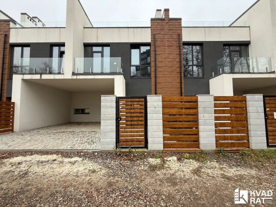 Готовий до проживання таунхаус біля міського озера Ивано-Франковск