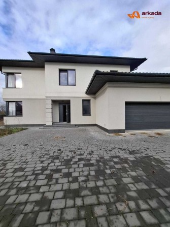 Продам Будинок в районі Міського Озера 260м2. 9 соток. По гарячій ціні - фото 1