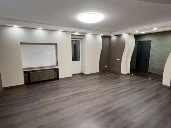 Продаж 2-к квартири вул. Срібнокільська 2а Киев