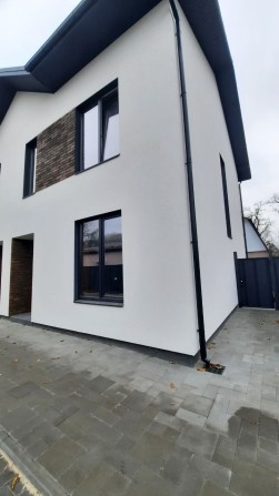 Будинок з газом в 1хв від парку, центр поруч школа, садочки! - фото 1