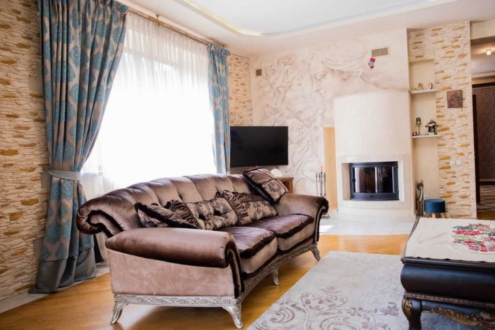 Елітний особняк з РЕМОНТОМ навпроти ПАРКУ ШЕВЧЕНКА! - фото 1