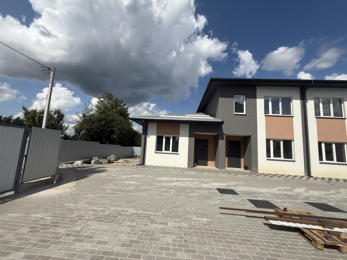 Одноповерховий таунхаус - єдиний в Ірпені. Чистова штукатурка стін! - фото 1