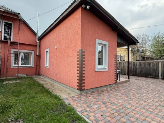 Продам частину  будинку з хорошим ремонтом. Ірпінь