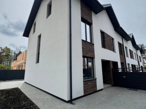 Центр Ірпінь кутовий таун з центр комунікаціями . Ірпінь