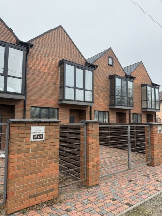 Таун Хаус в районі парку - фото 1