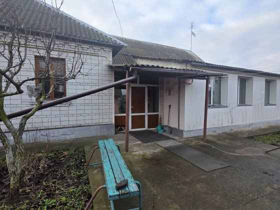 ЦЕНТР!! Будинок 205 кв.м. на 2 ходи  з ГАРАЖЕМ та   БАНЕЮ на 12 сотках Бориспіль